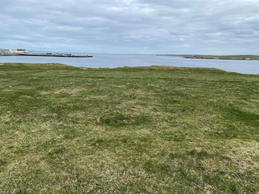 2 Bedroom House Overlooking Pierowall Bay, Westray Екстер'єр фото